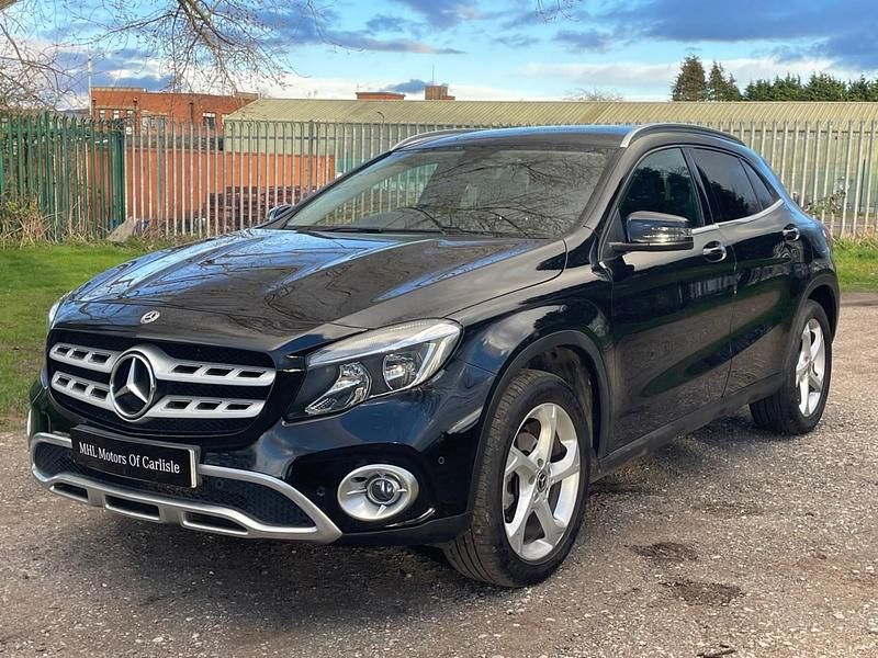 Used Mercedes GLA200 Executive 136 HP (100 kW) 2018 Black SUV