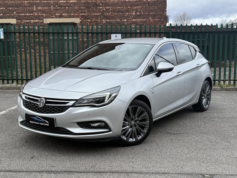Used Vauxhall Astra Elite 136 HP (100 kW) 2016 Silver Hatchback