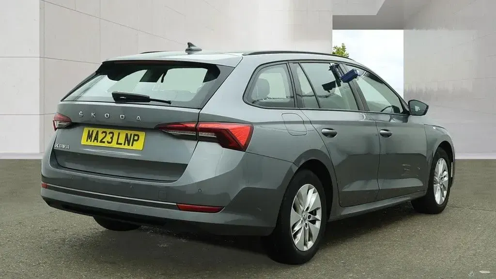 Used Skoda Octavia SE Technology 116 HP (85 kW) 2023 Grey Estate