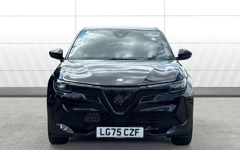 Used Alfa Romeo Junior 136 HP (100 kW) 2025 Black SUV