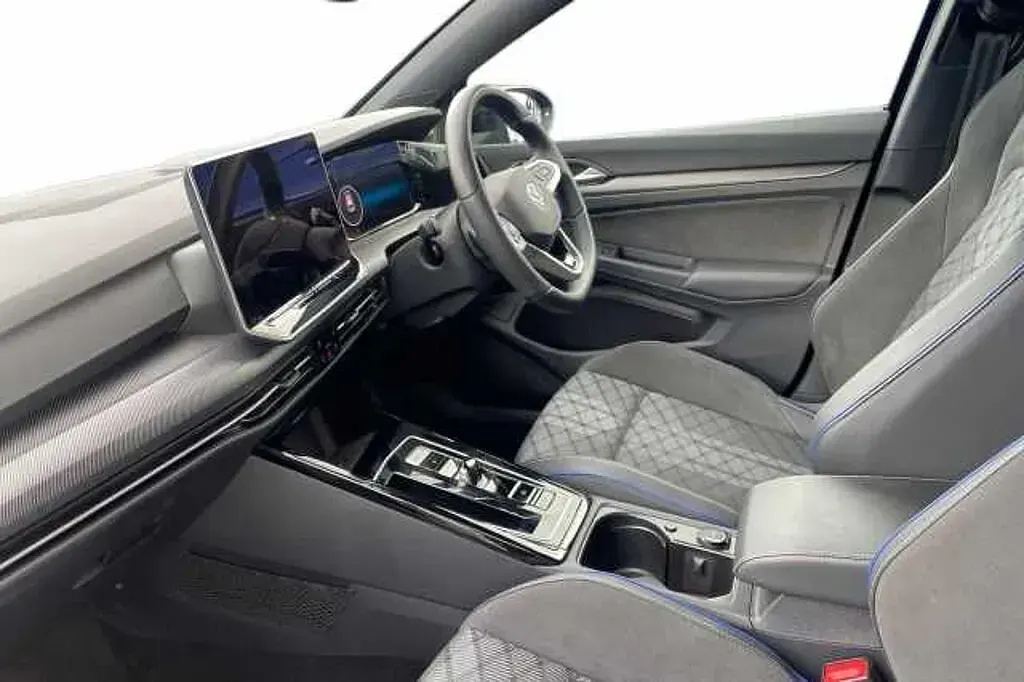 Used VW Golf VIII 150 HP (110 kW) 2025