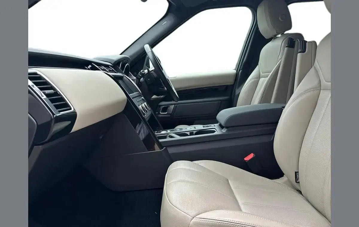 Używany Land Rover Discovery 5 SE 301 KM (221 kW) 2018 Pomarańczowy SUV