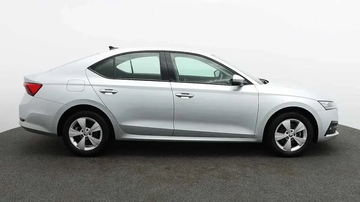 Used Skoda Octavia SE First Edition 110 HP (80 kW) 2021 Silver Hatchback