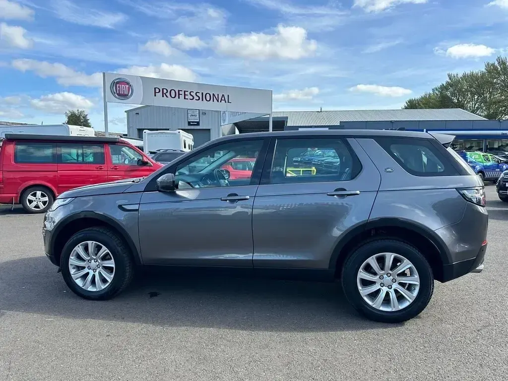 Used Land Rover Discovery 4 SE 180 HP (132 kW) 2016 Grey SUV