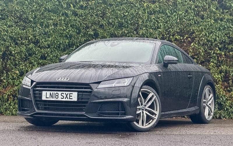 Usado Audi TT Black Edition 230 HP (169 kW) 2018 Preto Coupé
