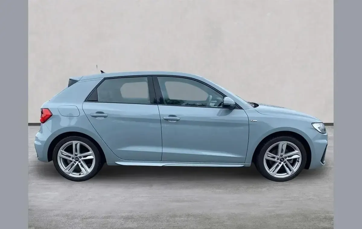 Gebraucht Audi A1 S-Line 150 PS (110 kW) 2023 Grau SUV