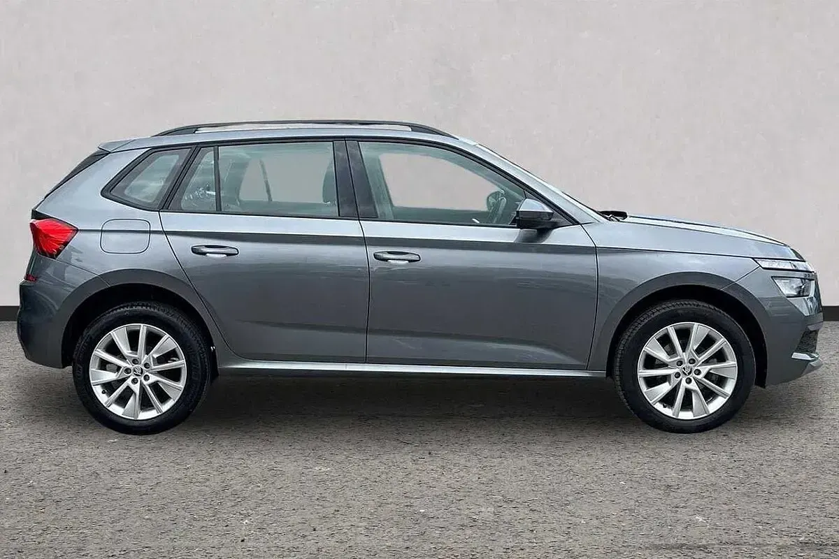 Used Skoda Kamiq SE 94 HP (69 kW) 2023 Graphite grey metallic SUV