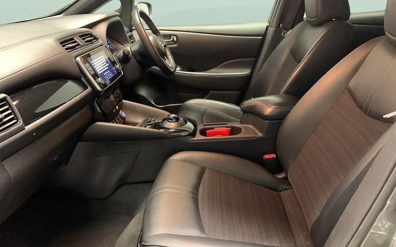 Used Nissan Leaf N-Connecta 160 kW (218 HP) 2022 Grey Hatchback