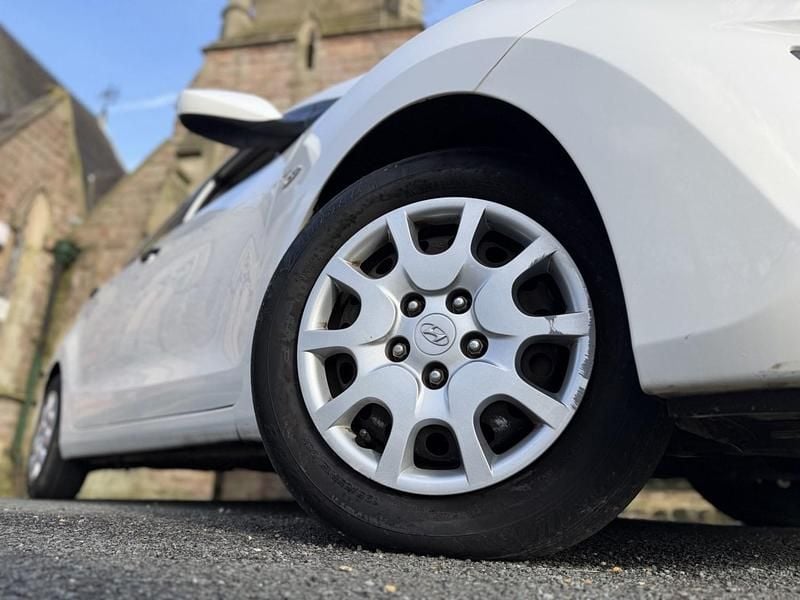 Used Hyundai i30 Classic 2012 White Hatchback