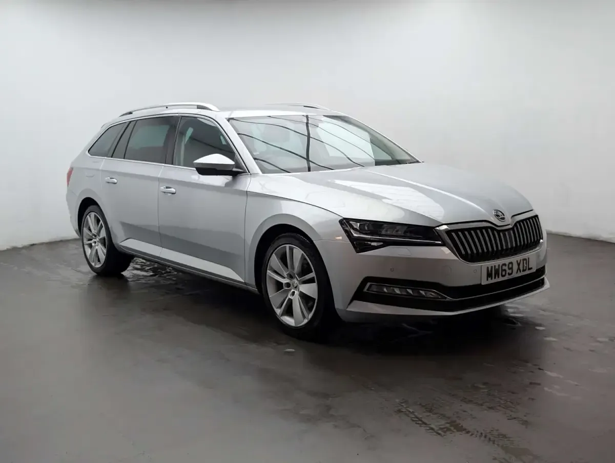 Gebraucht Skoda Superb SE L 150 PS (110 kW) 2019 Silber Kombi