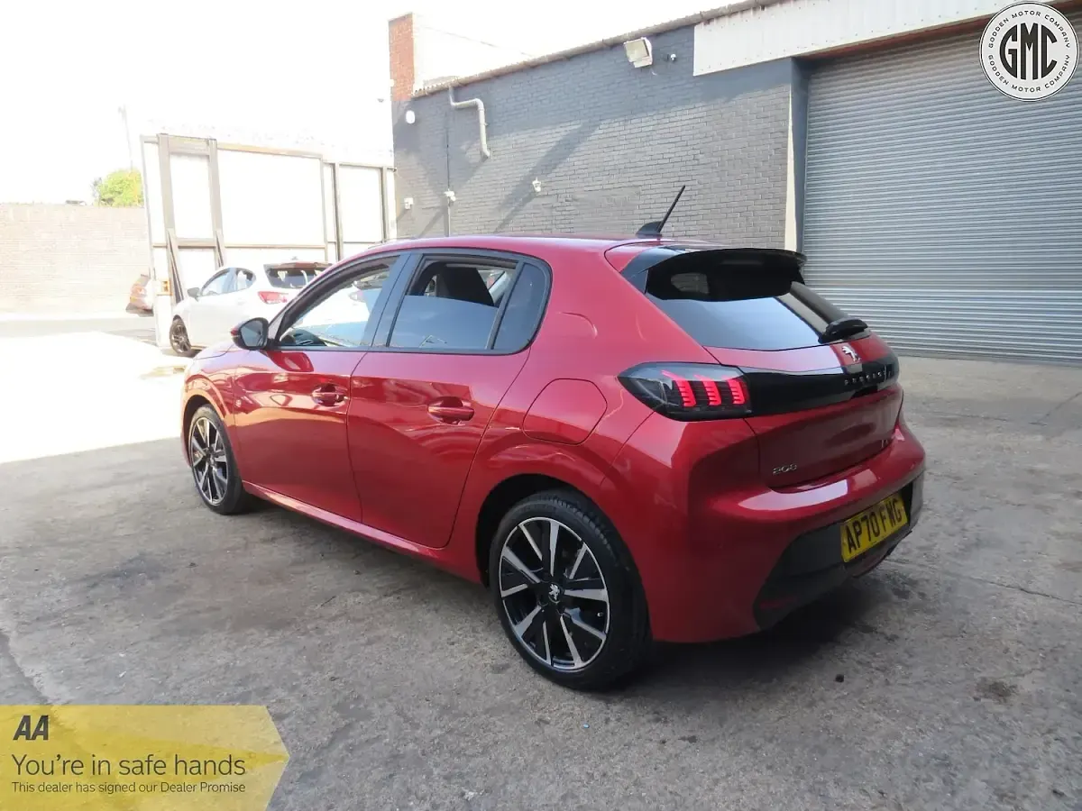 Used Peugeot 208 Allure 102 HP (75 kW) 2020 Red Hatchback