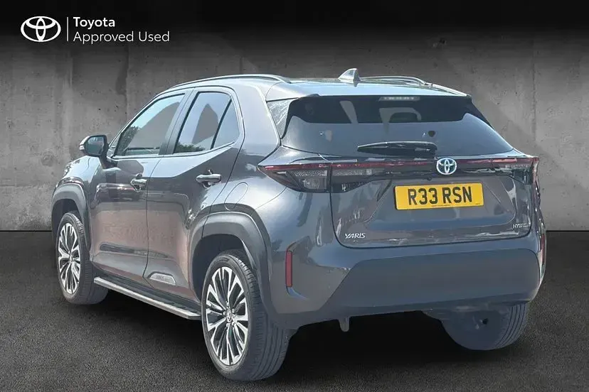 Used Toyota Yaris Cross 114 HP (83 kW) 2024 Grey SUV