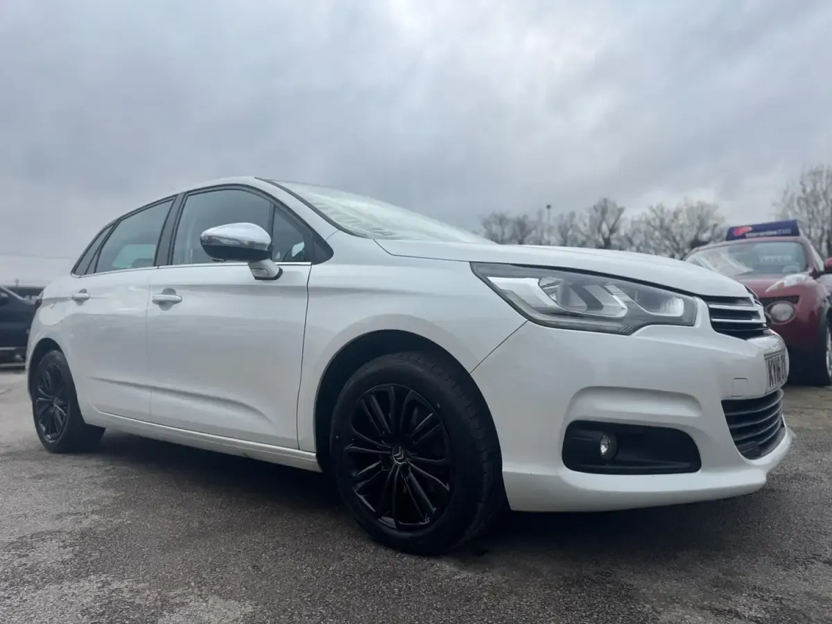 Käytetty Citroën C4 Flair 120 HP (88 kW) 2016 Valkoinen Viistoperä