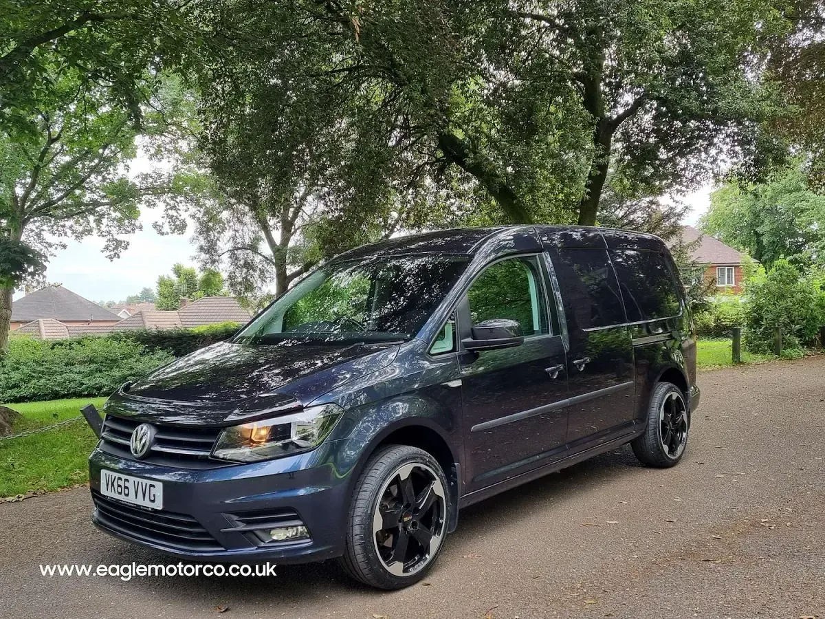 Used VW Caddy Maxi Highline 102 HP (75 kW) 2016 Blue MPV