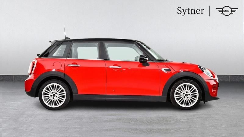 Used Mini Cooper Exclusive 134 HP (98 kW) 2019 Red Hatchback