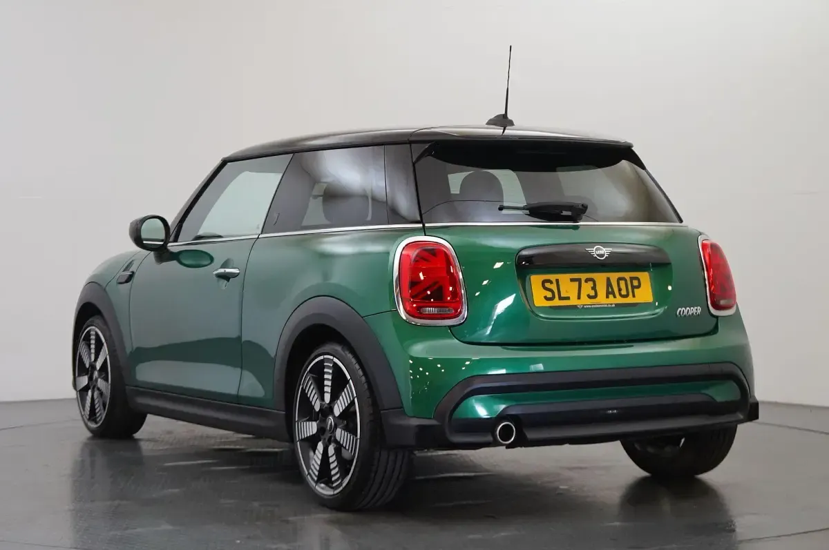 Used Mini Cooper Exclusive 134 HP (98 kW) 2023 Green Hatchback