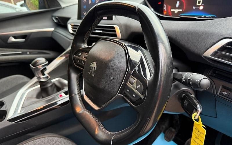 Used Peugeot 3008 Active 120 HP (88 kW) 2018 Estate