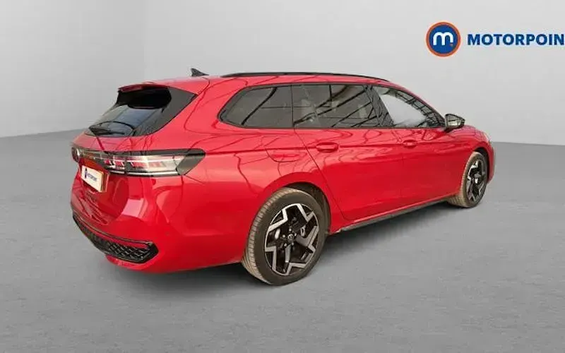 Used VW Passat R-line 272 HP (200 kW) 2025 Red Estate