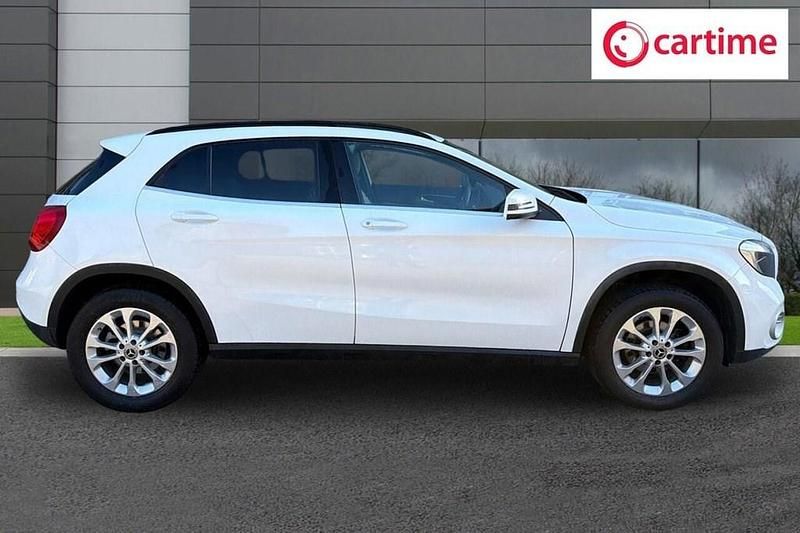 Used Mercedes GLA200 SE 156 HP (114 kW) 2018 White SUV