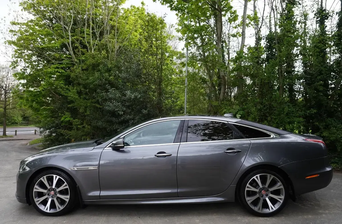 Used Jaguar XJ Portfolio 300 HP (220 kW) 2016 Grey Sedan