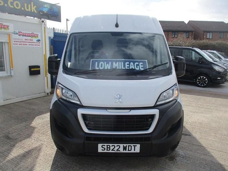 Used Peugeot Boxer 140 HP (102 kW) 2022 White Van