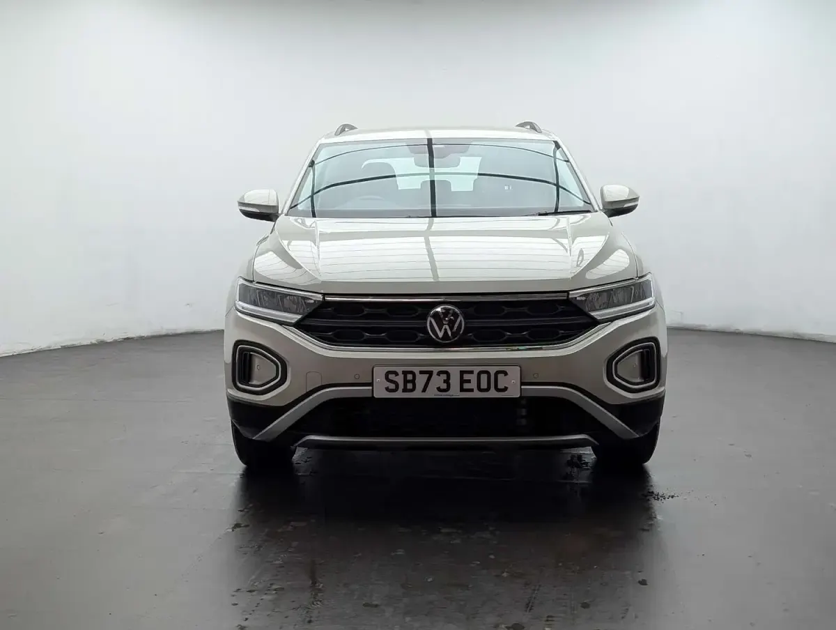 Used VW T-Roc Life 110 HP (80 kW) 2024 Grey SUV