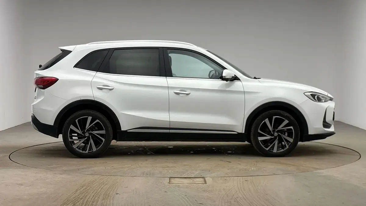 Gebraucht MG ZS Trophy 196 PS (144 kW) 2024 Weiß SUV
