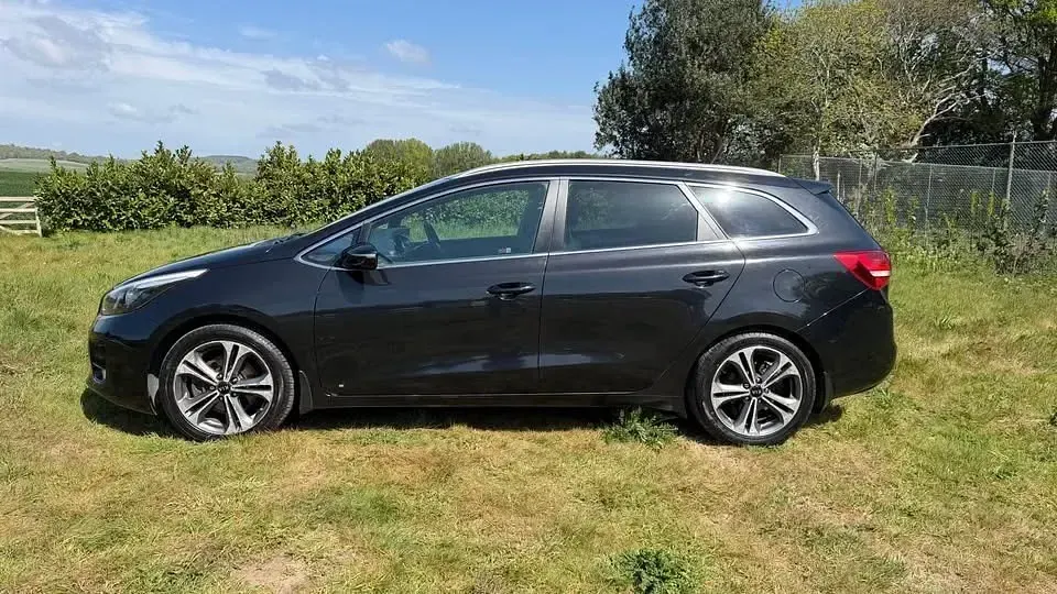 Käytetty Kia Ceed GT-Line 2016 Musta Viistoperä