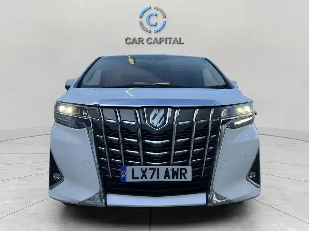 Used Toyota Alphard Executive 190 HP (139 kW) 2025 White MPV