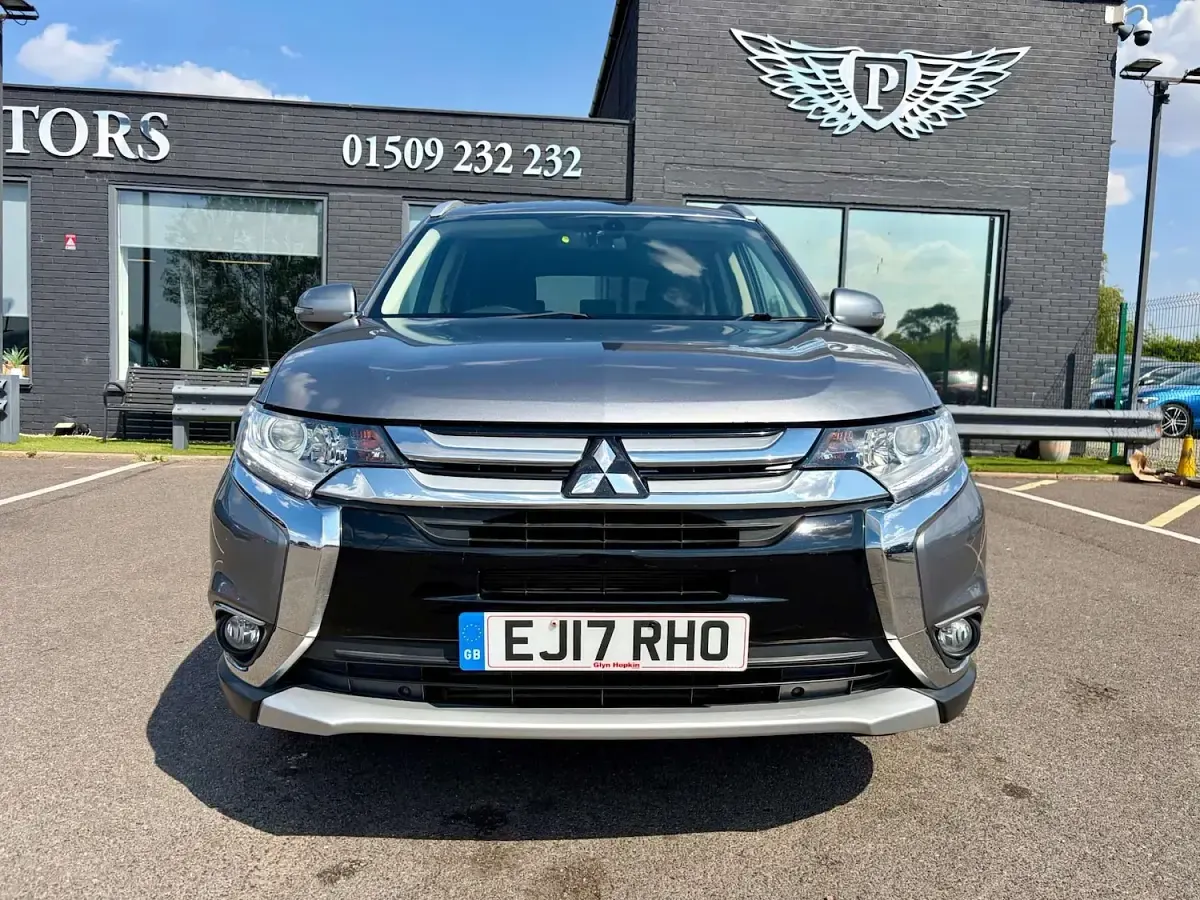 Used Mitsubishi Outlander 147 HP (108 kW) 2017 Grey SUV
