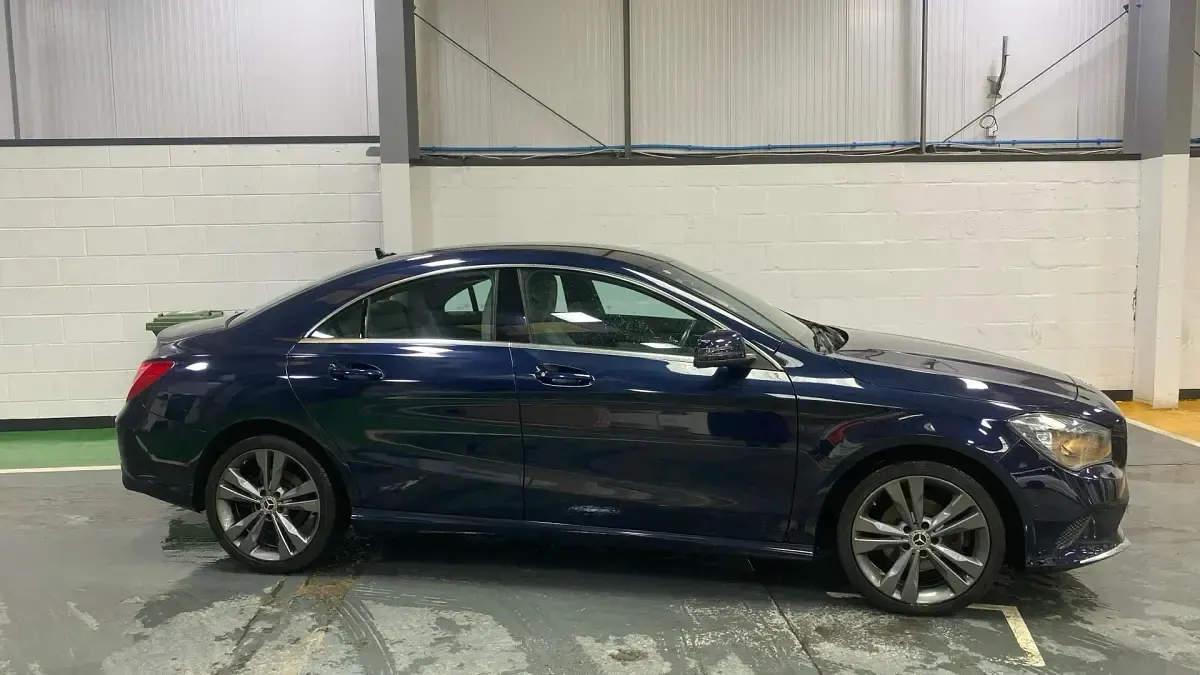 Used Mercedes CLA180 122 HP (89 kW) 2017 Blue Sedan