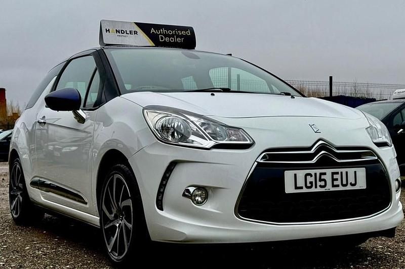 Used Citroën DS3 PureTech 110 HP (80 kW) 2015 White Hatchback