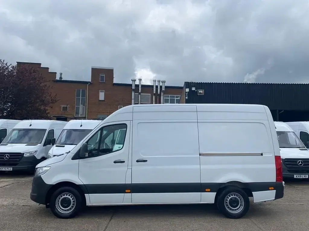 Used Mercedes Sprinter Progressive 150 HP (110 kW) 2022 White Van