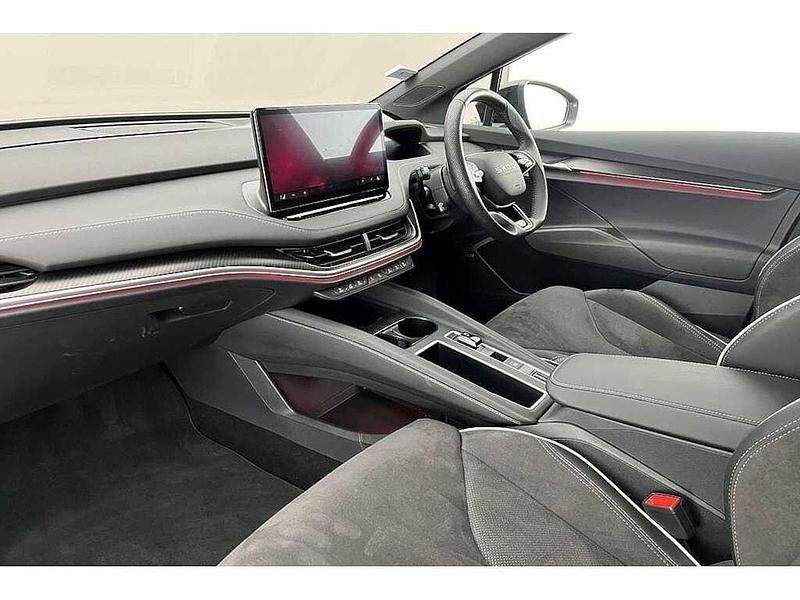Used Skoda Enyaq iV SportLine 154 kW (210 HP) 2025 Black magic pearl effect SUV