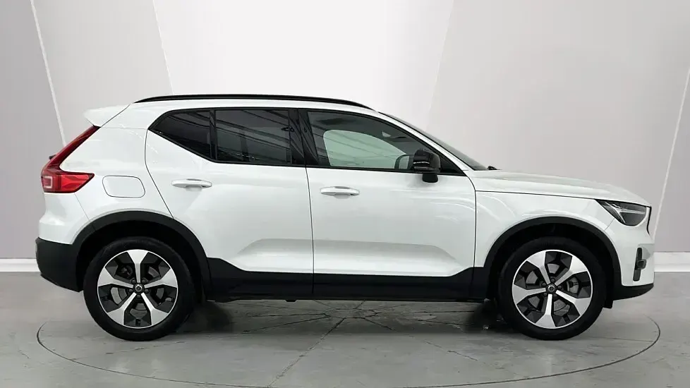 Used Volvo XC40 Plus 161 HP (118 kW) 2025 White SUV