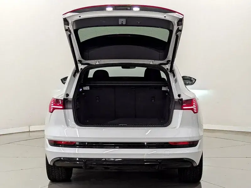 Used Audi e-tron Black Edition 230 kW (313 HP) 2022 White SUV