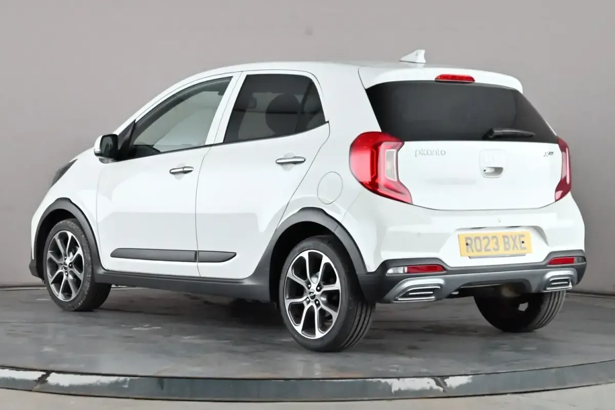 Used Kia Picanto X-Line 66 HP (48 kW) 2023 White Hatchback