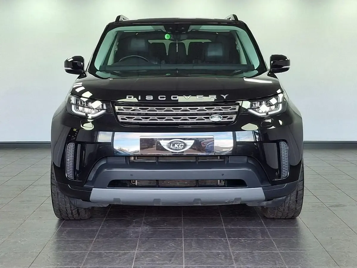 Begagnad Land Rover Discovery 5 S 2019 Svart SUV