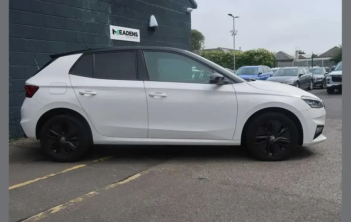 Used Skoda Fabia Colour Edition 108 HP (79 kW) 2022 White Hatchback