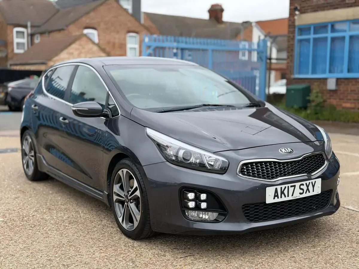 Used Kia Ceed GT-Line 136 HP (100 kW) 2017 Silver Hatchback