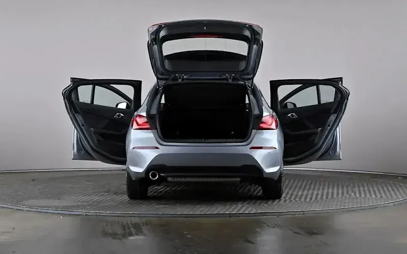 Used BMW 118 Sport Line 136 HP (100 kW) 2023 Grey Hatchback