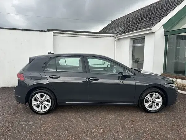 Used VW Golf VIII Life 150 HP (110 kW) 2022 Grey Hatchback