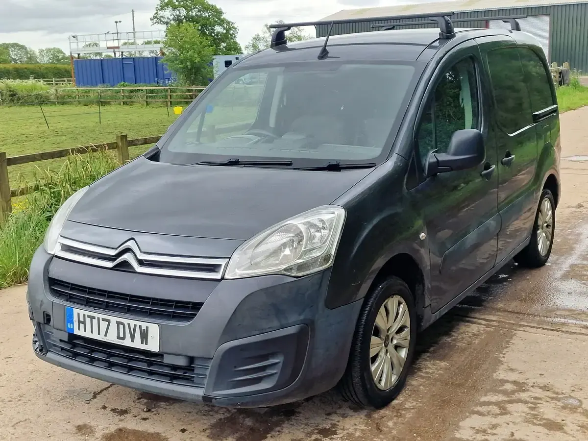 Used Citroën Berlingo 75 HP (55 kW) 2017 Grey MPV