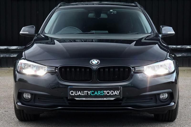 Used BMW 320 Efficient Dynamics 160 HP (117 kW) 2017 Black Estate