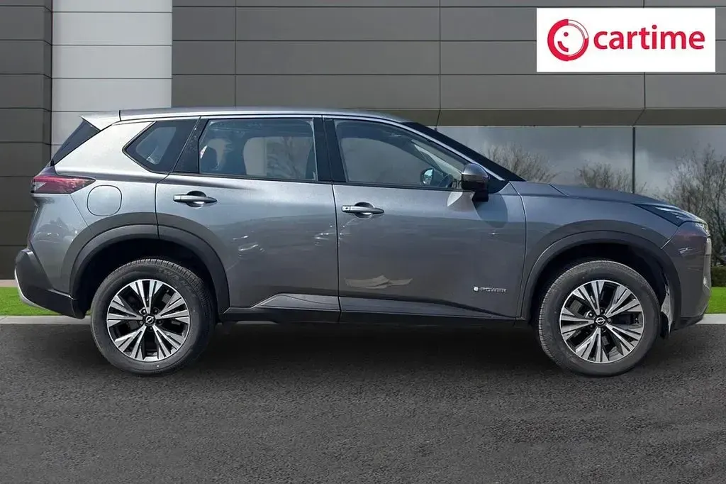 Usado Nissan X-Trail Acenta Premium 213 CV (156 kW) 2024 Gris SUV