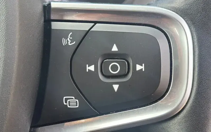Used Volvo XC40 Inscription 163 HP (119 kW) 2021 Black SUV