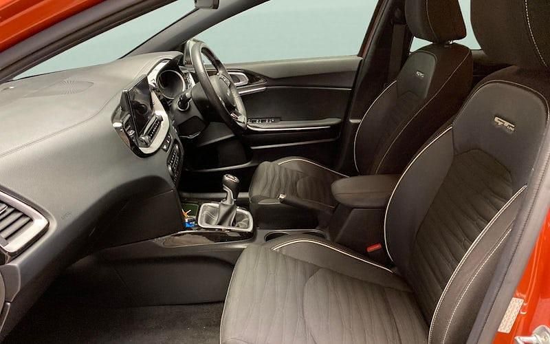 Used Kia Ceed GT-Line 160 HP (117 kW) 2022 Orange Hatchback