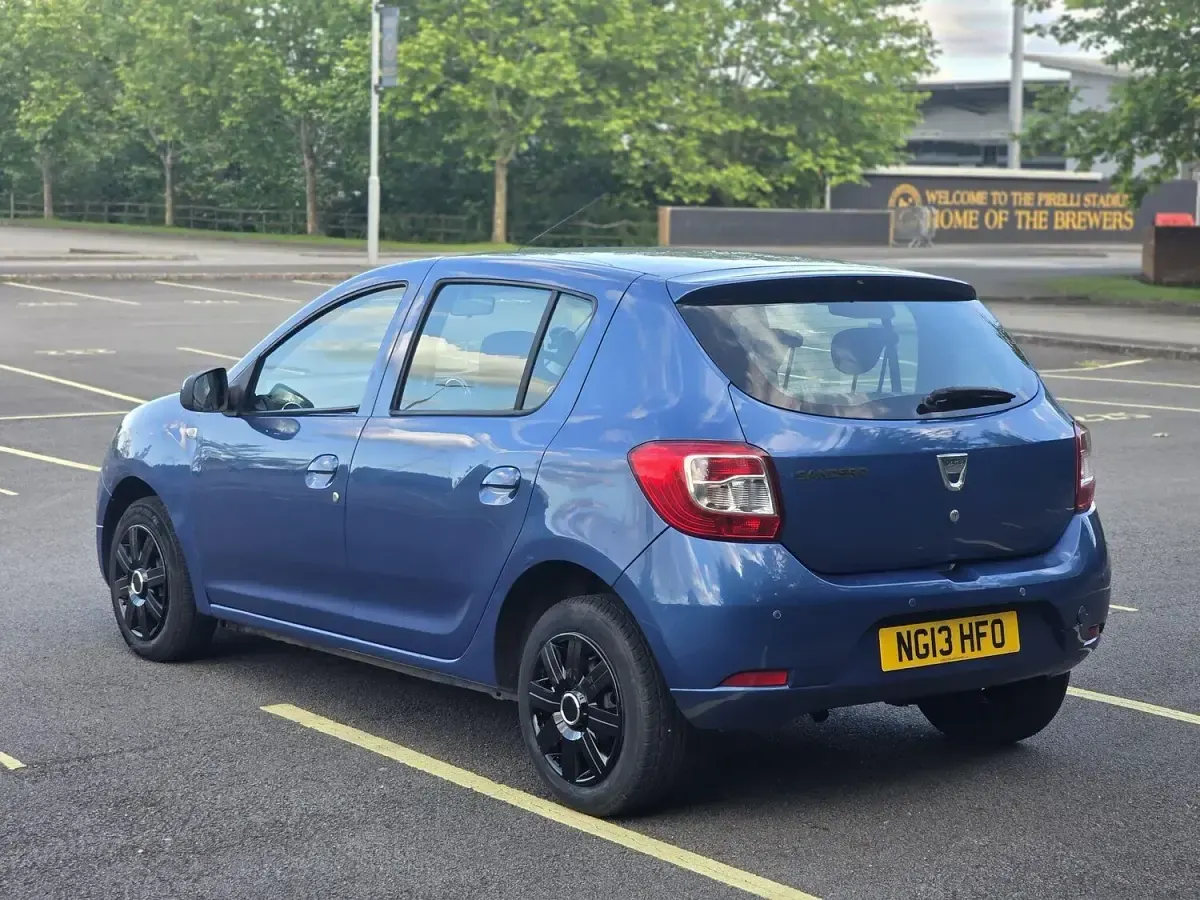 Used Dacia Sandero Lauréate 75 HP (55 kW) 2013 Blue Hatchback