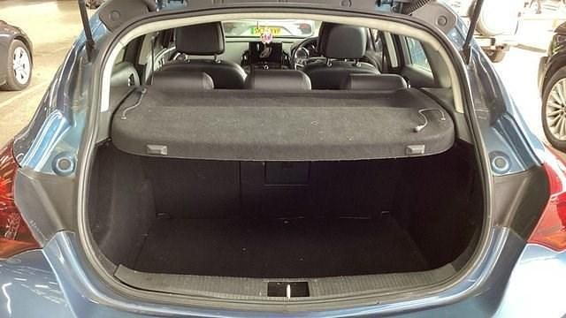Second-hand Vauxhall Astra Elite 165 CP (121 kW) 2014 Albastru Hatchback