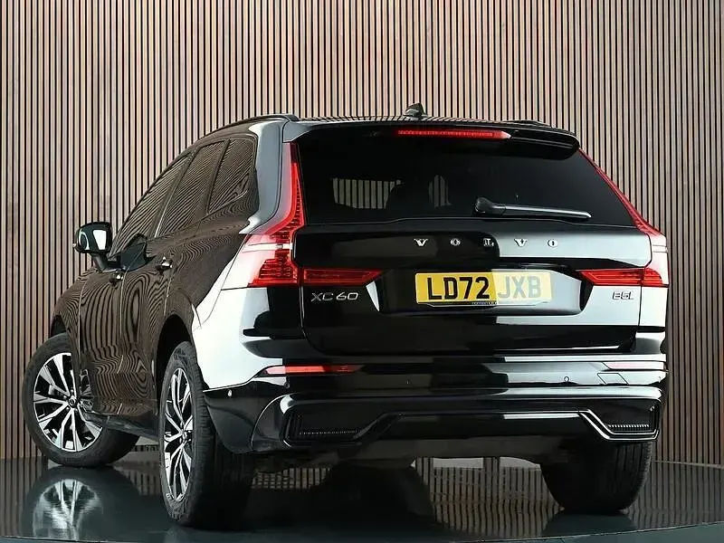 Used Volvo XC60 Plus 250 HP (183 kW) 2022 Black SUV